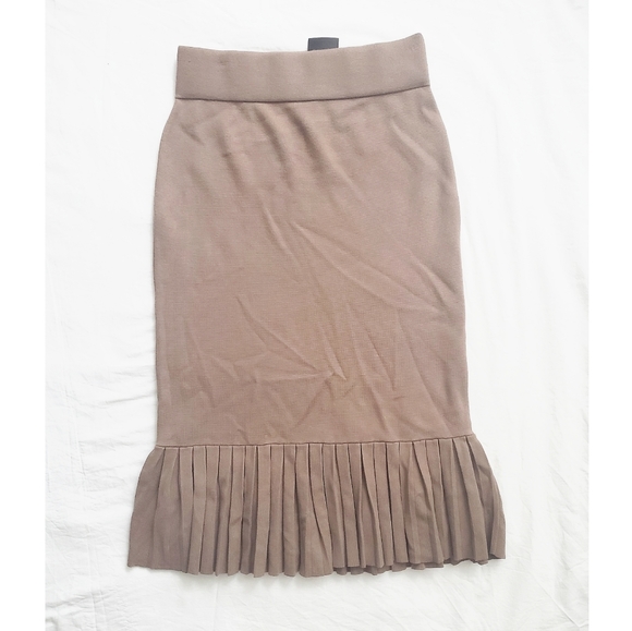 Club Monaco slim pencil compact knit pleated skirt - Picture 3 of 4